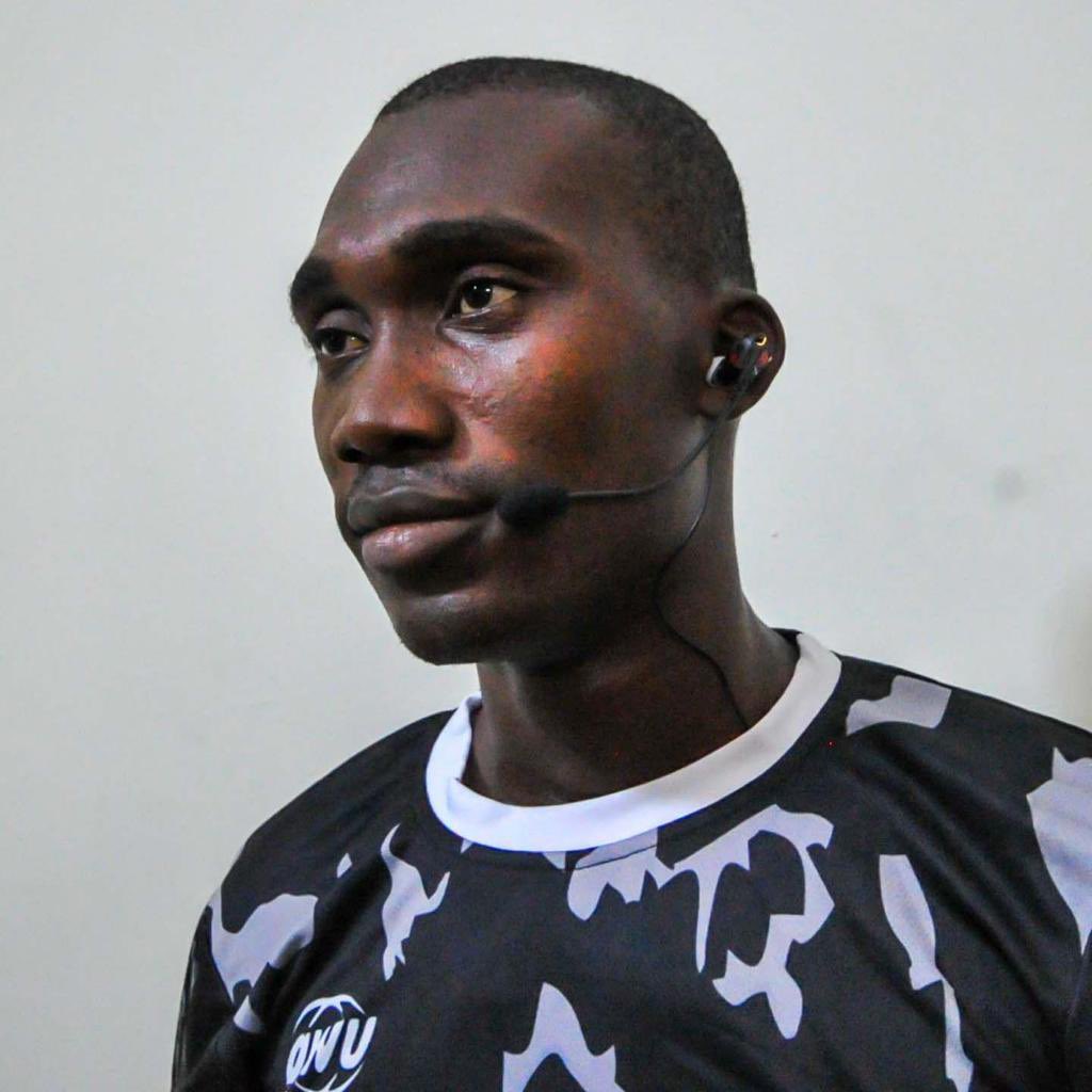 🚨Referees at #NaijaSuper8 playoffs in Eket were fitted with modern communication gadgets to make their jobs easier by the organizers.

Massive job by Flykite Productions.

We hope to see this soon in the Nigerian Premier Football League.

#NaijaSuper8
#NPFL