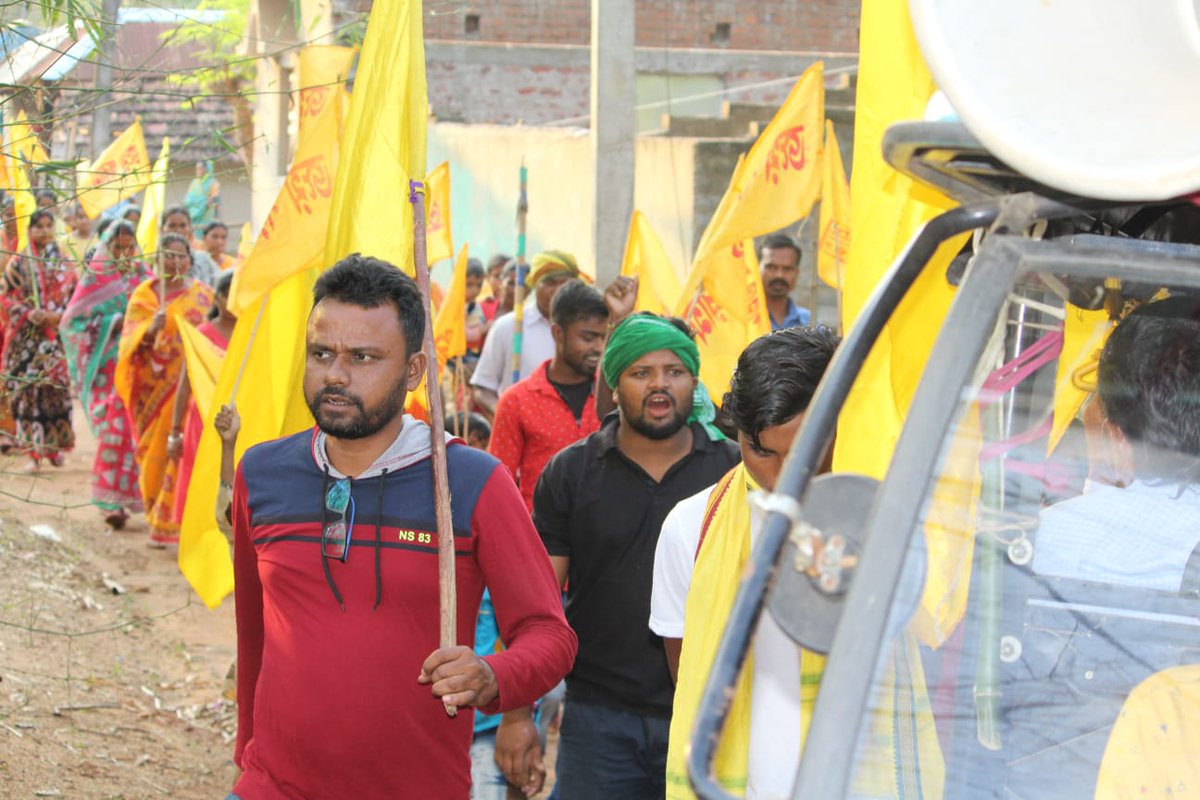 bivashmaha's tweet photo. Never underestimate this yellow revolution
#releasekudmileaders 
@MundaArjun @abhishekaitc @BanglarGorboMB https://t.co/0tWT2Fu1ew