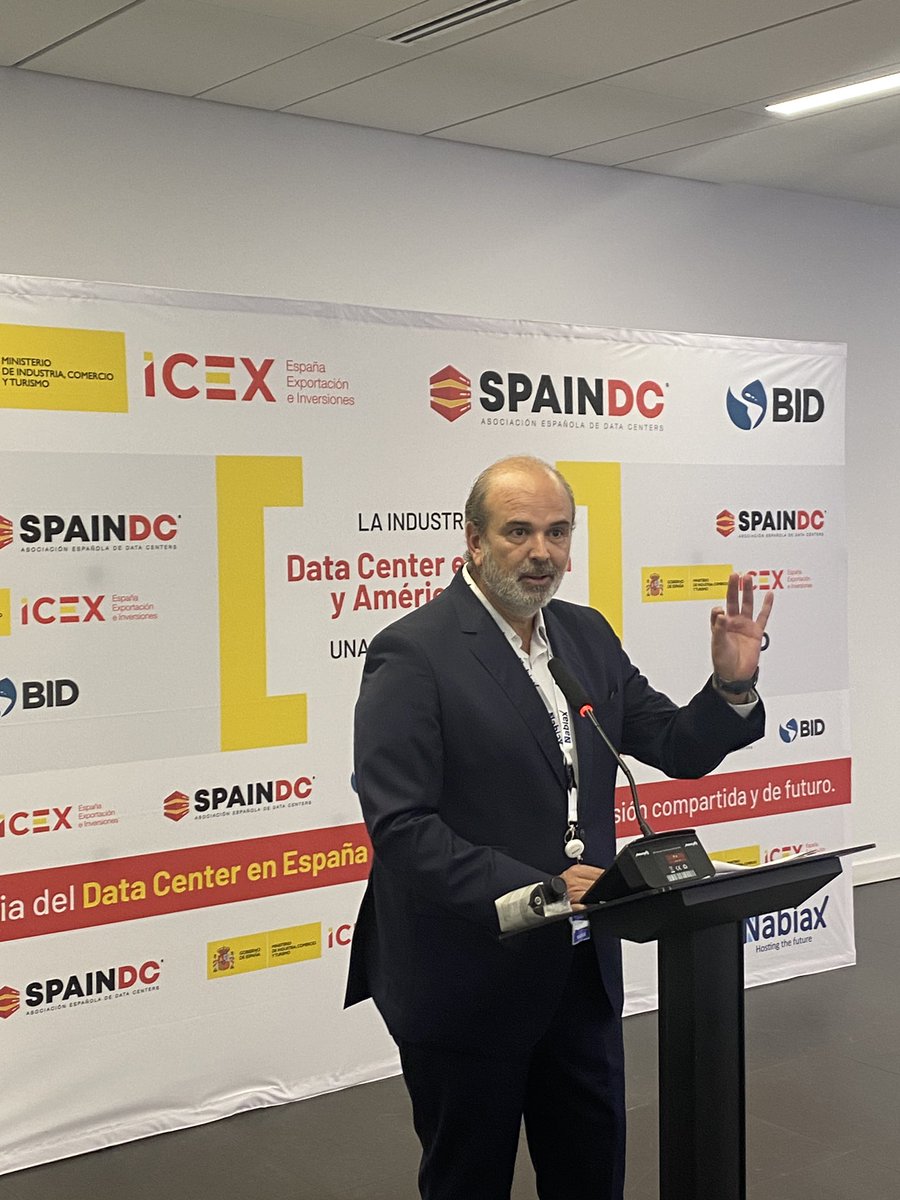 _CEIM_'s tweet photo. @AngelNinoQ @MADRID @ICEX_ @ComunidadMadrid @el_BID @manuel_llamas @UNOlogistica @HotelesAEHM @AsemeMadrid @Apreca_Madrid @ASPRIMAdrid @adefammadrid @ADEFARMA @mgarridocierva @AeH2_ENG Por parte de Spain DC el vicepresidente y CEO de @NabiaxDC, Emilio Díaz, ha señalado la adhesión de #SpainDC  a @_CEIM_ para trabajar conjuntamente por el desarrollo del sector de la industria del  #DataCenter y convertir España en el puente entre Europa y América Latina. https://t.co/oyv6YZGq2F