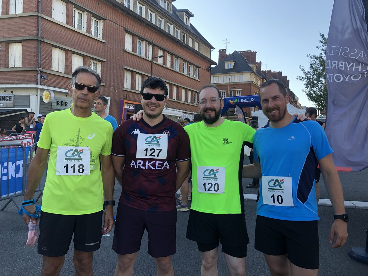 Samedi, après une conférence grand publique, l’équipe d’urologie du @CHU_Caen était avec <a href="/AssoARTuR/">A.R.Tu.R.</a> à la 2eme édition du #RunInLisieux. 🏃🏻‍♂️
10 km sous le soleil ☀️au profit de la recherche du cancer du rein 🔬🧑‍🔬 
A l’année prochaine ! 

<a href="/P_Baloche/">Paul BALOCHE</a>