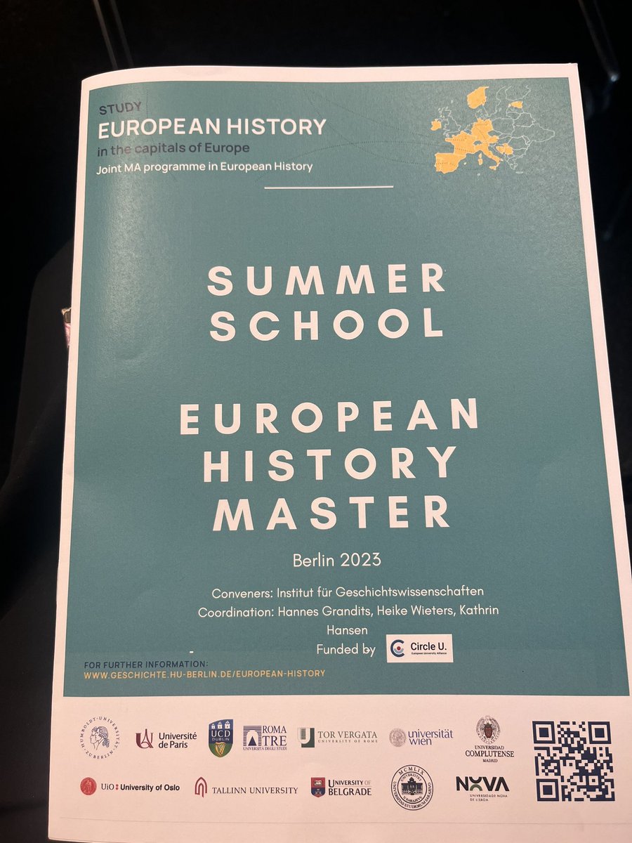 Carolin33667839's tweet photo. Comenzamos, Humboldt Universität Berlín. Hasta aquí ha venido el @mastercontemUCM. Comienzan las presentaciones de los estudiantes complutenses https://t.co/YCih4L0KVP