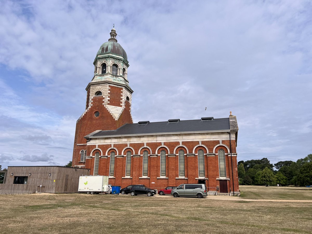 The Royal Victoria Chapel is a wonderful venue

Working with Steps to Wellbeing (Dorset NHS) today, discussing the importance of movement and dance for wellbeing.

Move-Assure, Dance for Mental Wellbeing.

#moveassure #nhs #stepstowellbeing #dorset