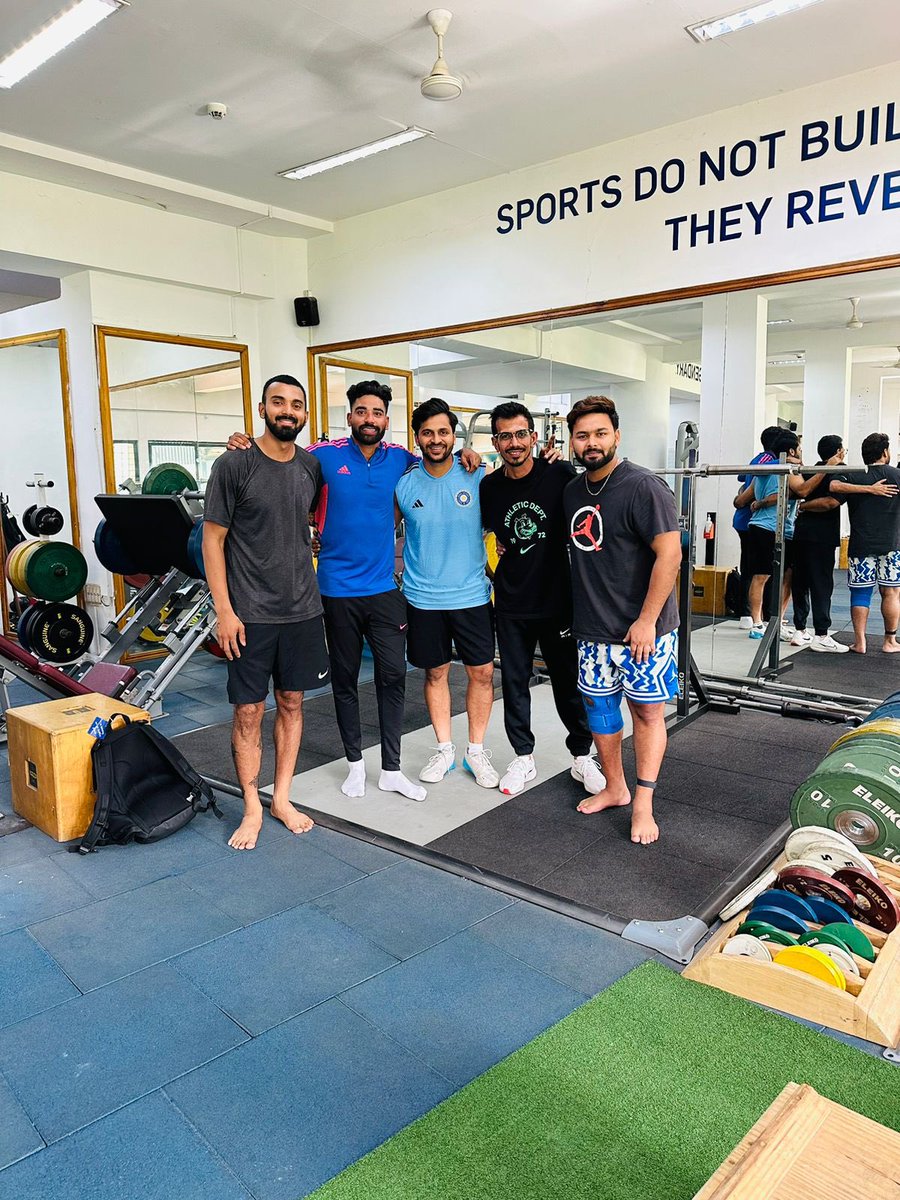 India's stellar stars come together at NCA for an epic training session! 💪✨

#KLRahul #RishabPant #shardulthakur #skyfair