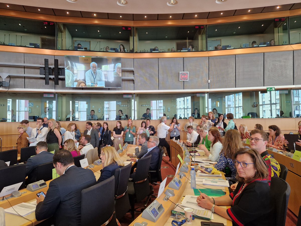 Bas Eickhout on Twitter "Not enough chairs in the Envi committee again