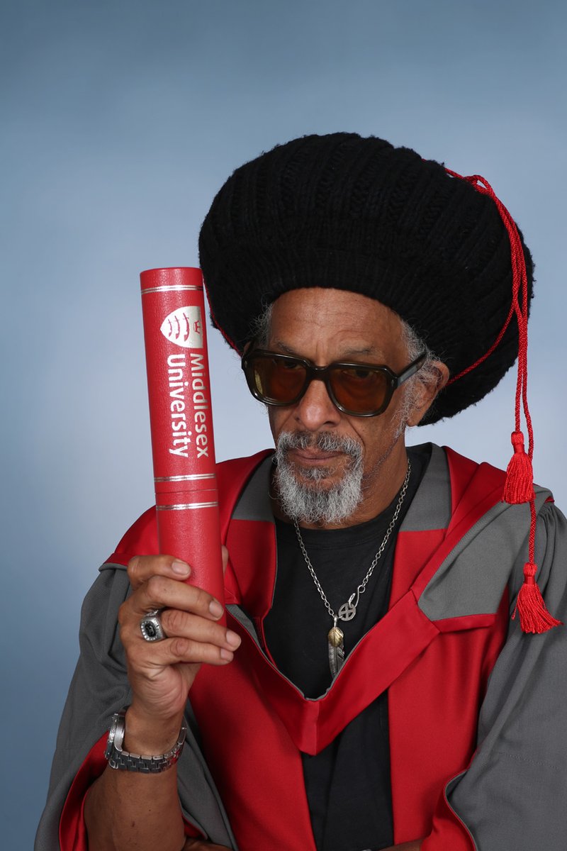 MiddlesexUni's tweet image. Yesterday we awarded Don Letts with an Honorary Degree 🎓 We’re proud to acknowledge Don’s work as a filmmaker, DJ and musician, from introducing dub and reggae to the punk scene to documenting the music of the Clash ❤️ #MDXGrad