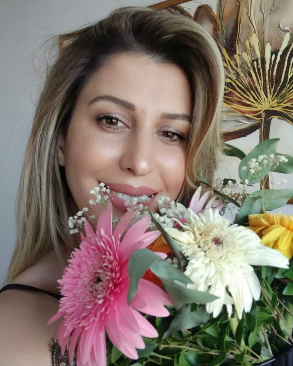 Ruhumuzun çiçek açtığı çok mutlu bayramlarimiz olsun 🙏🌸🍬