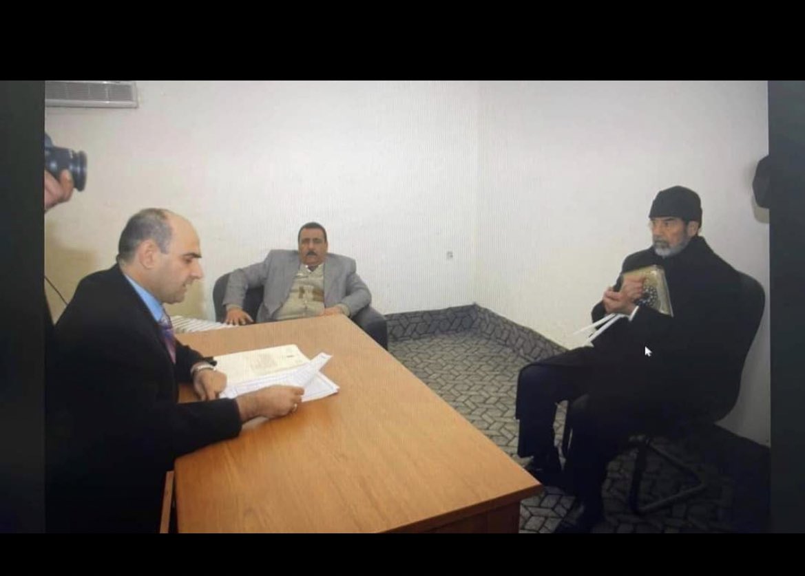 دسامبر ۲۰۰۶، #صدام_حسين دقایقی قبل از اجرای حکم #اعدام !