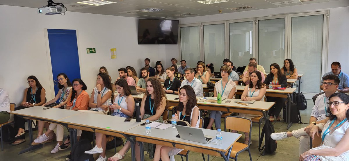 We have formally launched the ACEDE-ECN (Earley Career Network) at the doctoral workshop in the XXXII ACEDE CONGRESS. 

We are really glad for the great attendance and we look forward to hear from all the young researchers community. We encourage you to follow our social media.