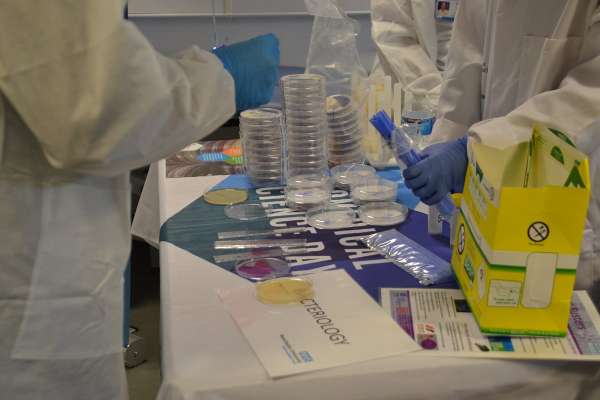 LabMedicineMFT's tweet image. An end to #nationalpathologyweek and a celebration of #ArmedForcesDay, students from schools across Manchester were at @Salforduni to experience the different activities based on careers in the NHS. Full album on our Facebook page: facebook.com/MFTlaboratorym…