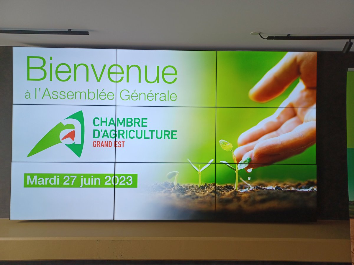 La CR Grand Est assiste en ce moment à la réunion ouverte des membres de la session de la @cra_grandest en présence de Mme la Préfète @Prefet67 à la @CCI_Moselle afin de participer à la réflexion sur l' #agriculture régionale suite aux débats sur le #PLOAA