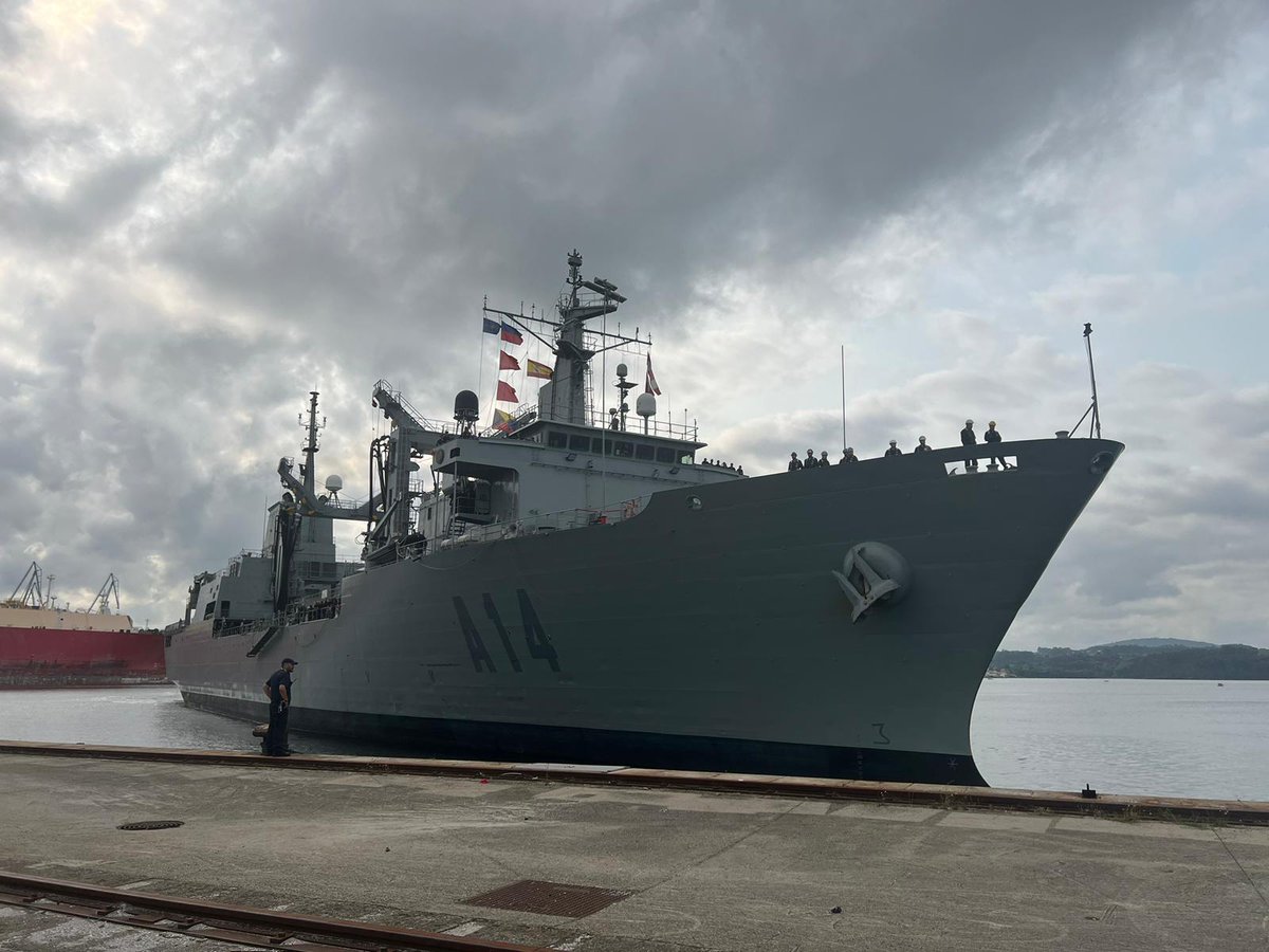Armada_esp's tweet image. El lunes regresaron a Ferrol el #Patiño tras su participación en #FormidableShield23 e integración en la @COM_SNMG2 y la #ÁlvaroDeBazán tras más de 4 meses integrada en la @COM_SNMG1 por el mar del Norte y Báltico, siendo recibidos por sus familiares en el Arsenal.
¡Bienvenidos!