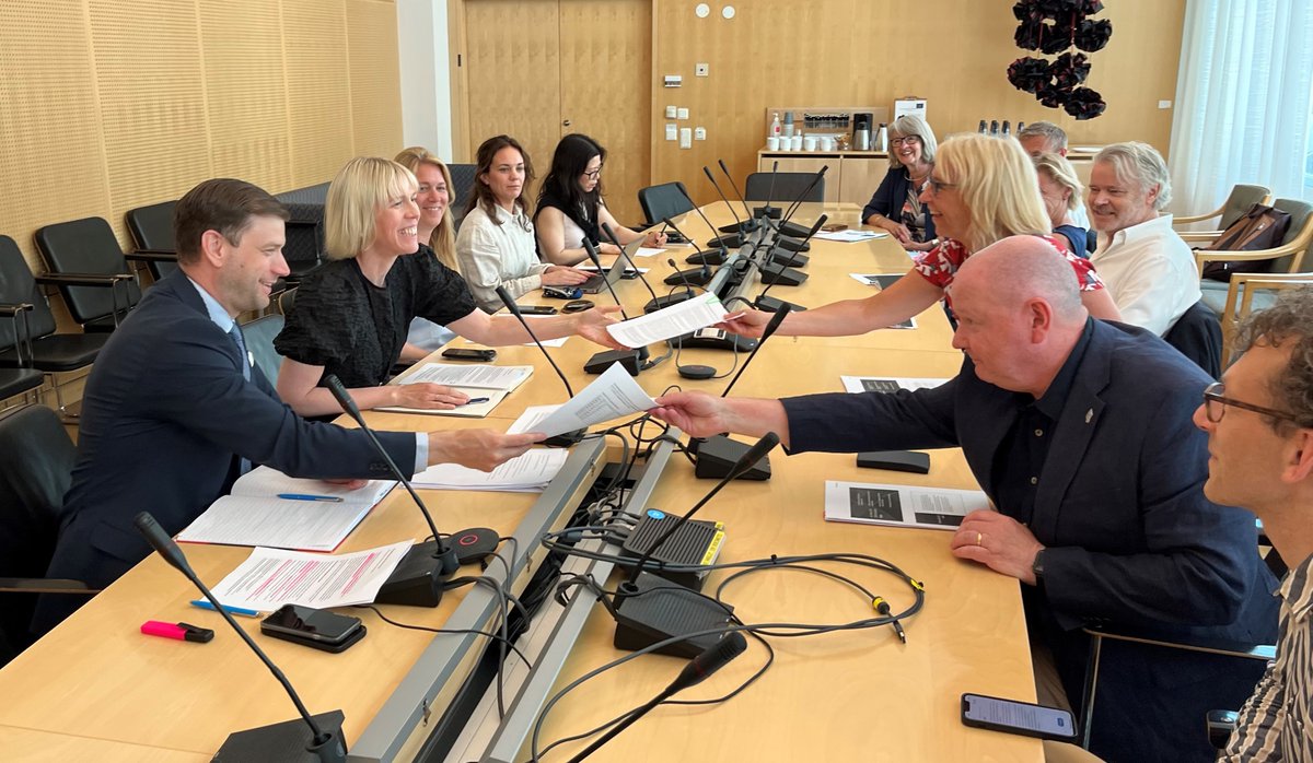 Förslaget till ett nationellt ULF-avtal har nu lämnats över till statssekreterarna på utbildningsdepartementet. Läs om vad förslaget innebär: ulfavtal.se/nyheter/?tarCo…