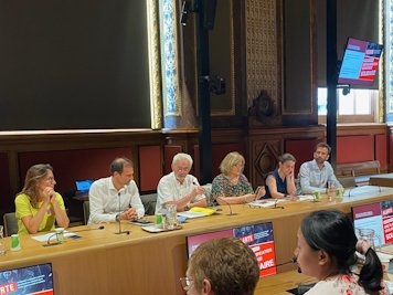 J'ai accueilli le <a href="/CollectifALERTE/">Collectif ALERTE</a> au Sénat pour la remise de son rapport sur l’urgence sociale de la question climatique. Il réunit 34 fédérations et associations nationales de solidarité, engagées dans la lutte contre la pauvreté et l’exclusion.  joelbigot.fr/2023/06/26/mon…