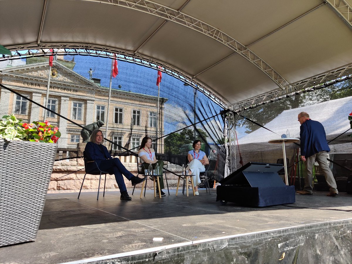 Minna-Maija Väänänen (@mmvaananen) on Twitter photo #SuomiAreena seuraavan kolmen vartin ajan Porissa puhutaan kiehtovasta teemasta Mistä ruokaa suomalaisille vuonna 2045? Jännitys tiivistyy innostuksesta @ruokavirasto <a href="/MattiPuolimatka/">Matti Puolimatka</a> @artoOsalonen <a href="/tammiheli/">Heli Tammivuori</a> ja Anne-Mari Tarkkio
#tulevaisuus #nuoret #ruoka #huoltovarmuus #SuomiAreena seuraavan kolmen vartin ajan Porissa puhutaan kiehtovasta teemasta Mistä ruokaa suomalaisille vuonna 2045? Jännitys tiivistyy innostuksesta @ruokavirasto <a href="/MattiPuolimatka/">Matti Puolimatka</a> @artoOsalonen <a href="/tammiheli/">Heli Tammivuori</a> ja Anne-Mari Tarkkio
#tulevaisuus #nuoret #ruoka #huoltovarmuus