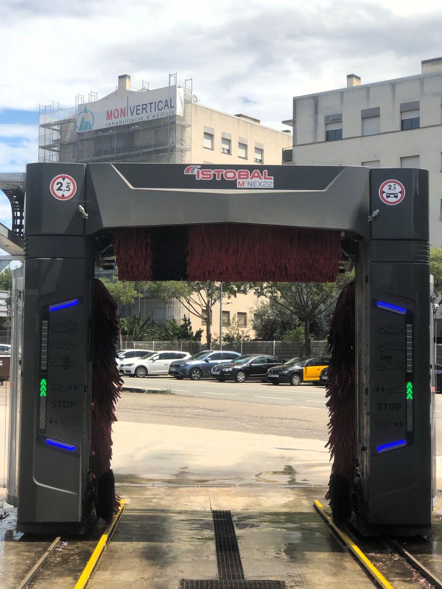 istobal_es's tweet photo. Magnifica área de lavado la de Puigfel Carburants en #Ripollet.
 
2 #puentesdelavado #ISTOBAL M’NEX22, 5 pistas de #lavadoapresión, aspirado, complementos y #Smartwash, la convierten en un ejemplo de instalación conectada para una gestión más eficiente y mejor experiencia de uso. https://t.co/0Zieor7KEU