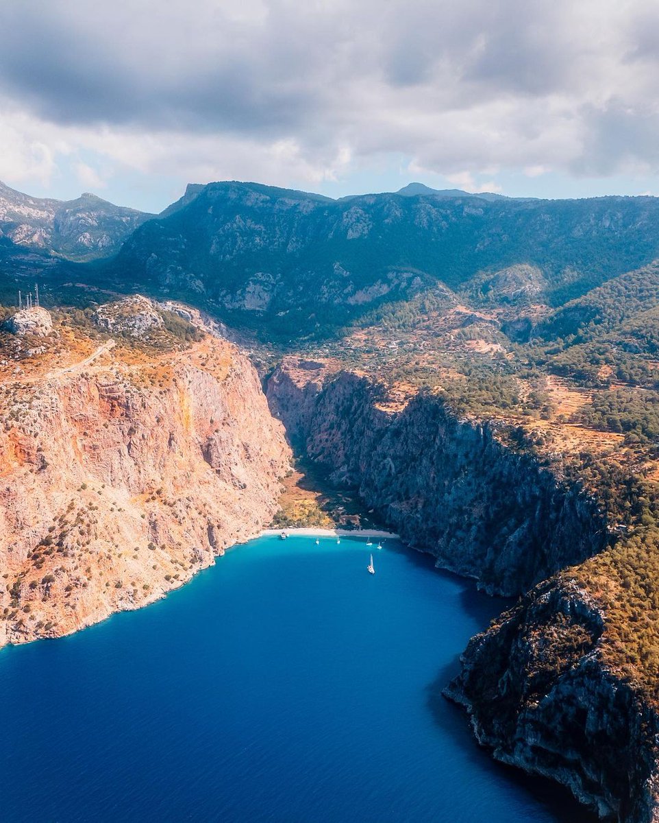 Here’s a magical view of the Butterfly Valley to make your day. Enjoy. #Muğla

📸 IG: fahrikarslioglu