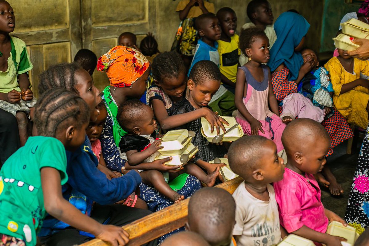 foodclique's tweet photo. Let's continue this amazing journey of making a difference in the world. #PledgeToEndHunger #BirthdayWithPurpose
#Sustainability
#BolajokoLivesOn
#BirthdayPledge
#JourneyToZeroHunger https://t.co/6DQfIixPgR