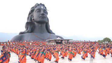 @SadhguruJV The spellbinding performance of the vibrant traditional dance in front of #Adiyogi enthralled the eager audience.This is Bharath,This is a beautiful celebration of traditions & the richness of our culture.Lovely to see native art & an embodiment of devotion. 
#ValliKummi #Noyyal