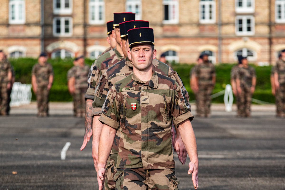 1er_ri's tweet image. #1RI « Honneur et sens du service »
Lors des couleurs régimentaires du lundi 19 juin, le colonel Uchida a remis l’insigne d’honneur du régiment à des Picards méritants, de tous grades.
Bravo à tous les récompensés, vous faites honneur à Picardie !