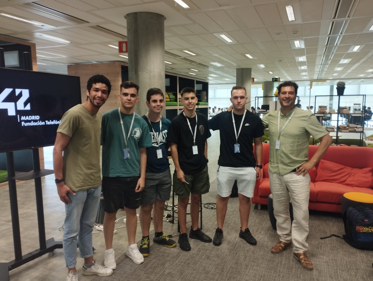 El alumnado del G S de Automatización y Robótica visitó en Madrid varios centros de innovación.
@42madridftef
programa de formación en programación y competencias transversales.
@somossannas
referencia en economía social, ubicada en @tripleferrraz, un coworking sostenible.