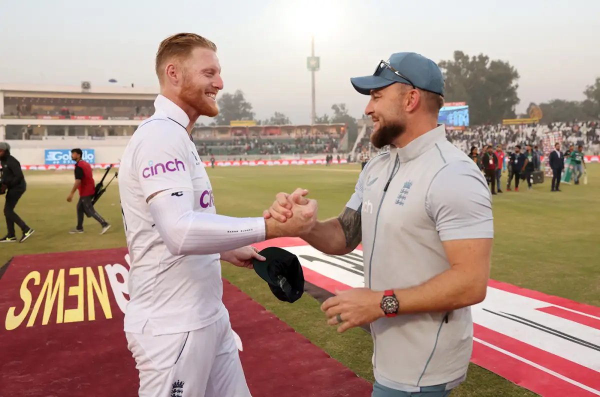 England 11 for the 2nd Ashes Test:

Duckett, Crawley, Pope, Root, Brook, Stokes, Bairstow, Broad, Robinson, Josh Tongue, Anderson