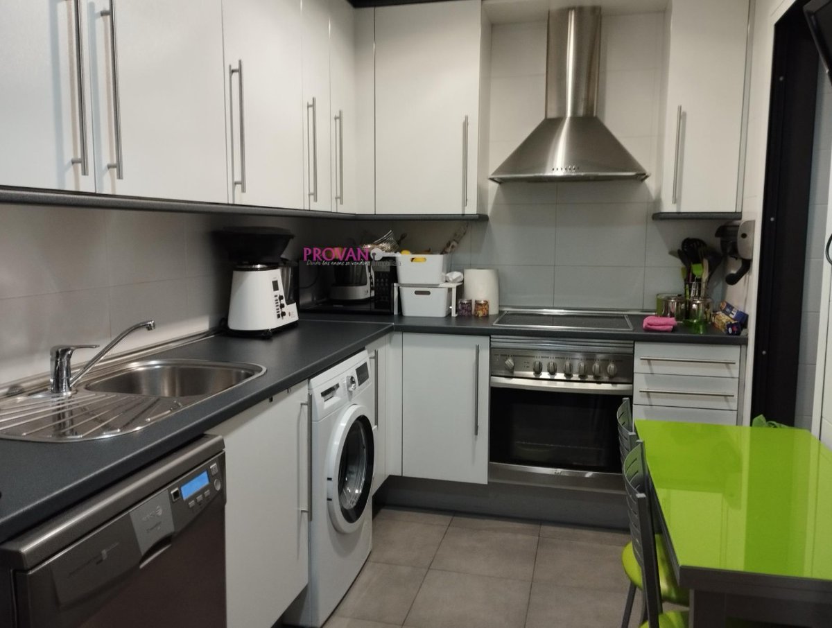 Provan inmo, os presenta este piso muy bien conservado, con dos habitaciones, en urbanización con piscina y pistas deportivas e infantiles, ajardinado. El precio, de lo mejor...

🏡224.000€ ☎️916 78 21 09 

🌐provan.info/ficha/piso/tor…

#provaninmobiliaria #inmobiliariasentorrejon