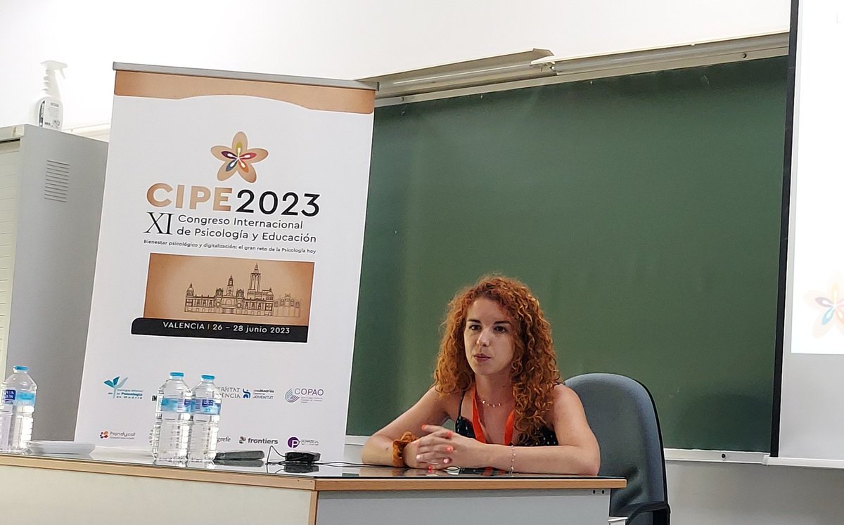 jl_rod_saez's tweet photo. Molinero señala que el porcentaje de alumnado rechazado no ha variado en pandemia, pero si han cambiado las nominaciones que han recibido estos niños (aumentando las negativas y disminuyendo las positivas)
#CIPE23
@congresocipe23 https://t.co/yBRLFbnqK7
