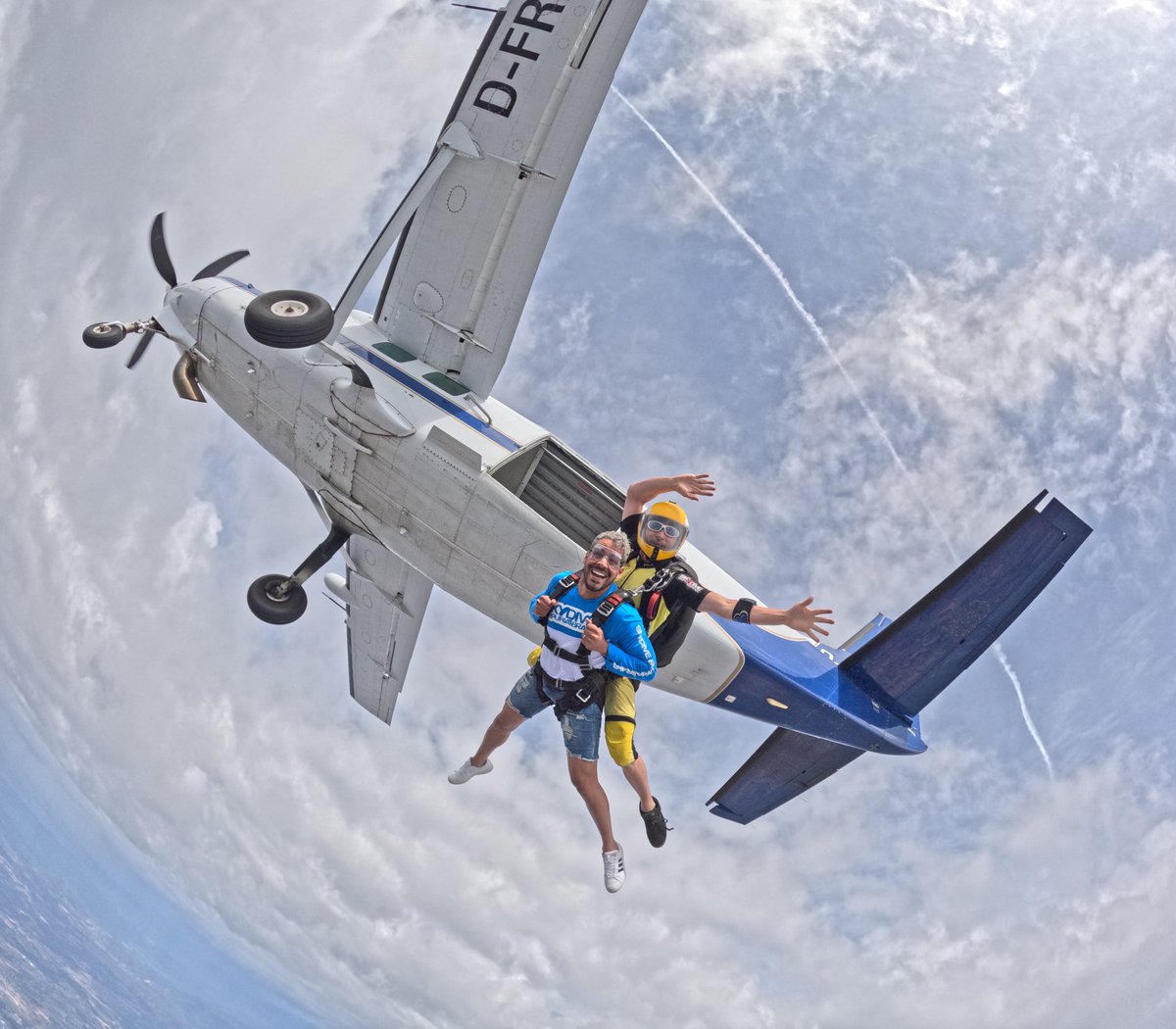 La felicitat a cada salt és indescriptible... 😃vine a comprovar-ho!
_
¡La felicidad en cada salto es indescriptible... 😃ven a comprobarlo!

➡️salto.cat