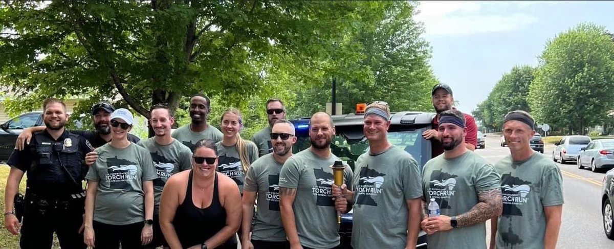 StAnthonyPolice's tweet photo. On Friday June 23rd we were happy to pass the torch to our friends @RosevilleMN_PD at this years Special Olympics MN Law Enforcement Torch Run. Thank you to our friends at @NBDPS for passing the torch to us! We wish all the competitors good luck #SAPD #stanthonypolice #torchrun https://t.co/DgbG8HuJDp