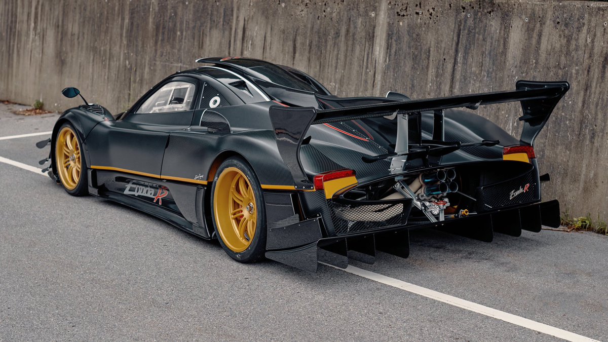 LBoueste's tweet photo. @hltrl_ Cette œuvre d’art 

V12 6.0 venant directement de chez AMG et qui sort simplement 740ch pour à peine 1 tonne. On oublie pas le Carbon présent littéralement partout ! 

Tout simplement magnifique 🤤 https://t.co/YT99bUeCwR