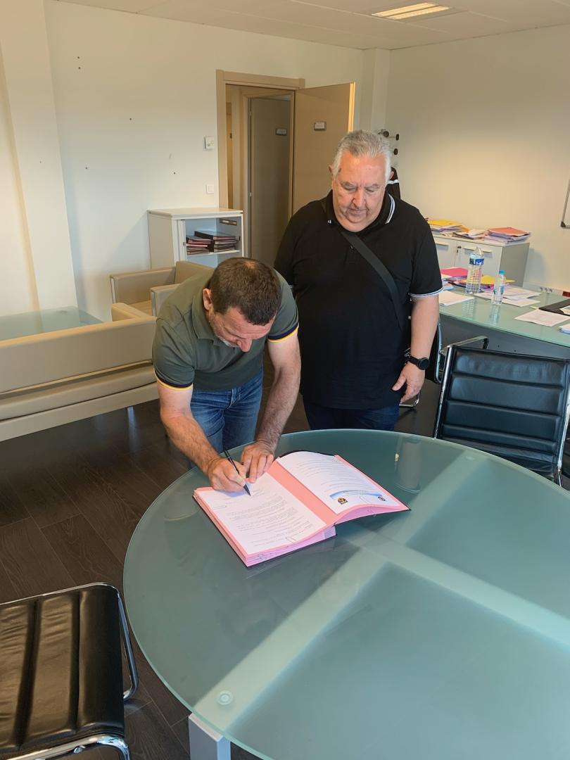 sis_2b's tweet image. #benevulente #RCSC  Le PCASIS Hyacinthe Vanni signait ce matin la convention liant le @sis_2b à  @AASCBSPM, en présence DSIS Colonel Pieri  @ThierryNutti et Jp Mazzi. Ce renouvellement confirme l&apos;engagement  du @sis_2b en faveur du bénévolat de sécurité civile 👏👏👏