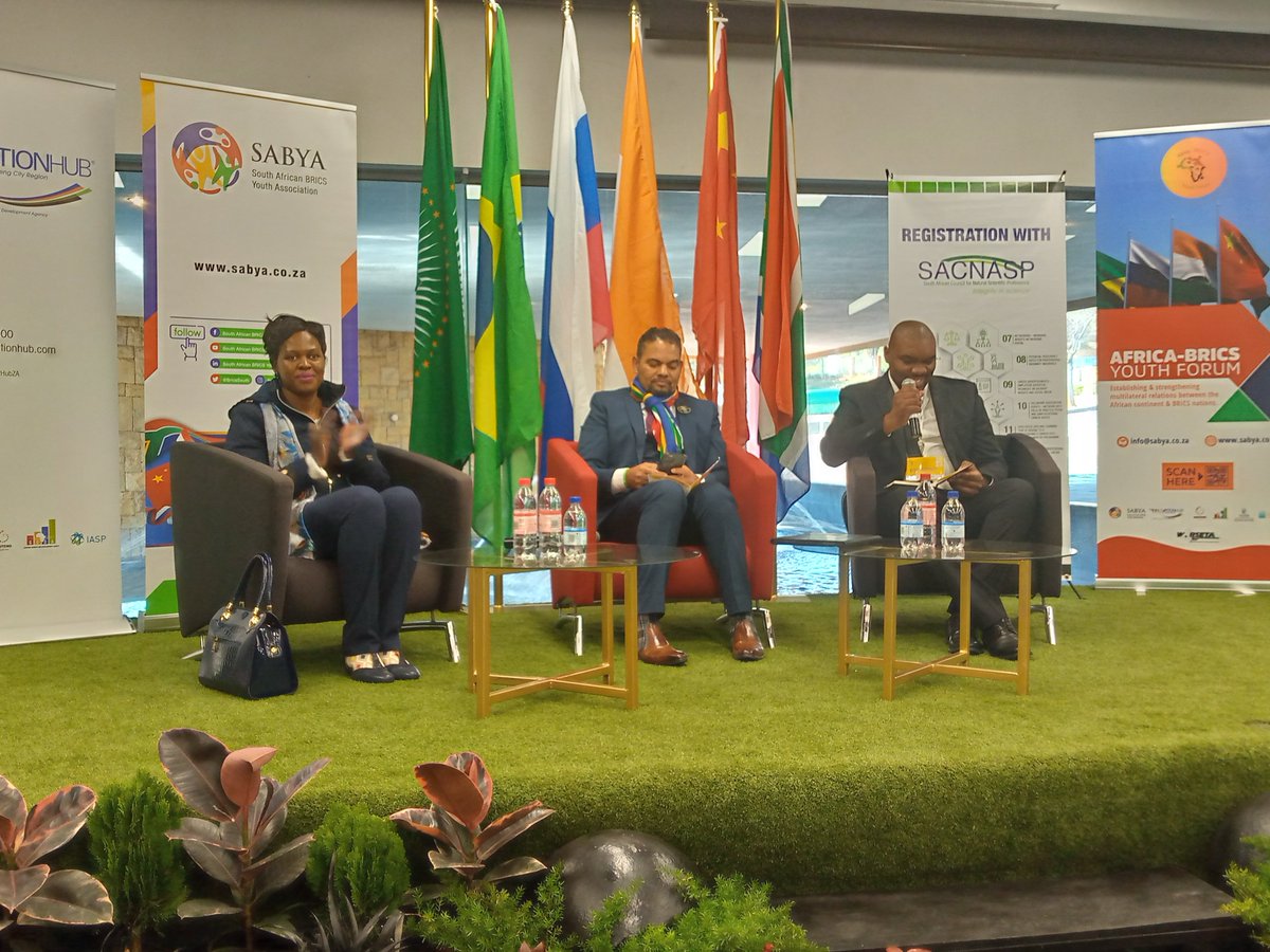 Hon.Alvin Notes, Deputy Minister of International Relations and Cooperation (South Africa), addressing the delegates of the #AFRICABRICSYouthForum2023
#youth
#internationalcooperation