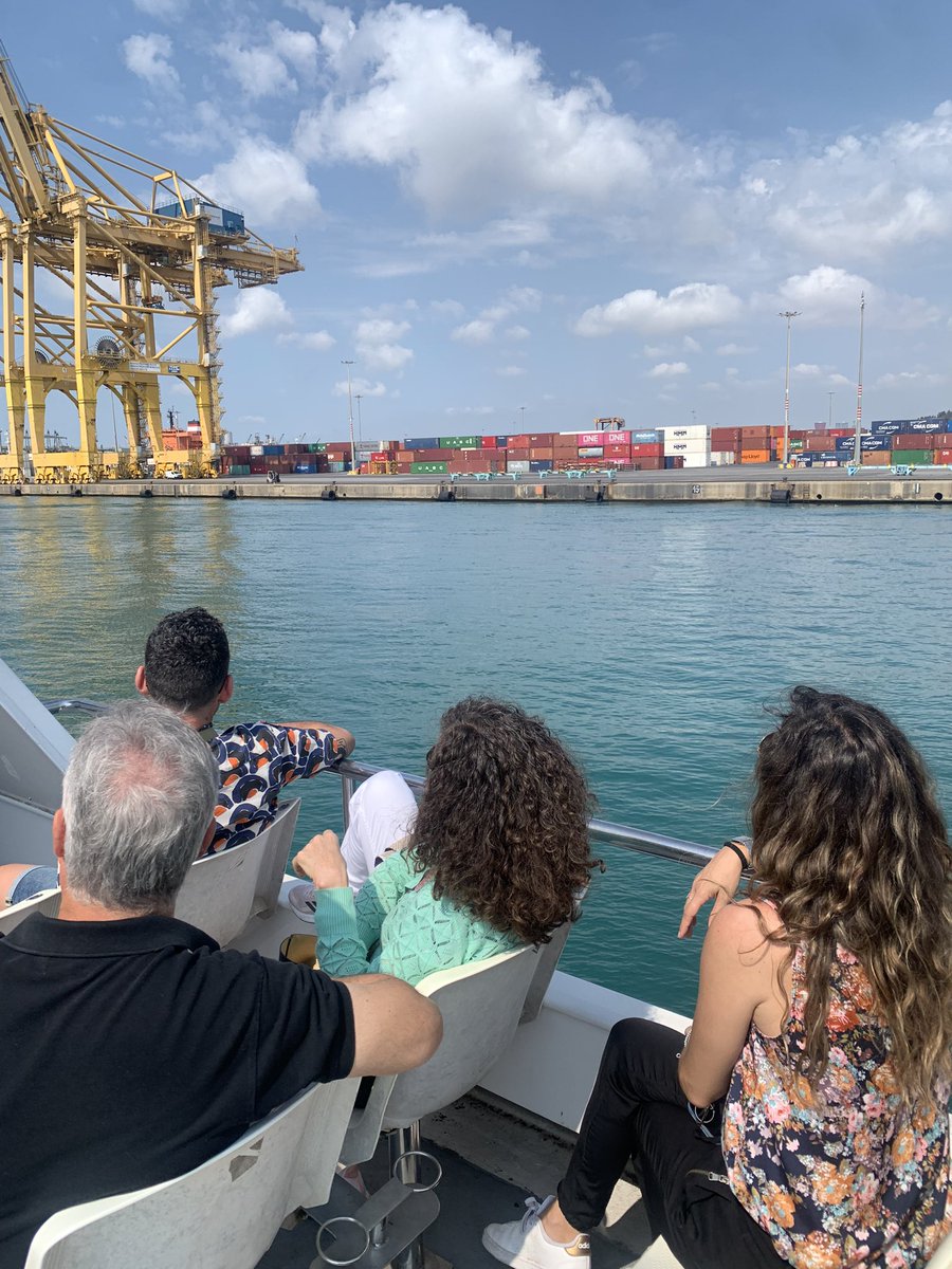 INSBaixCamp's tweet photo. Professorat del depratment de comerç i màrqueting ha assistit avui a una formació en comerç marítim i logística al #portdebcn https://t.co/KdteX3LUoJ