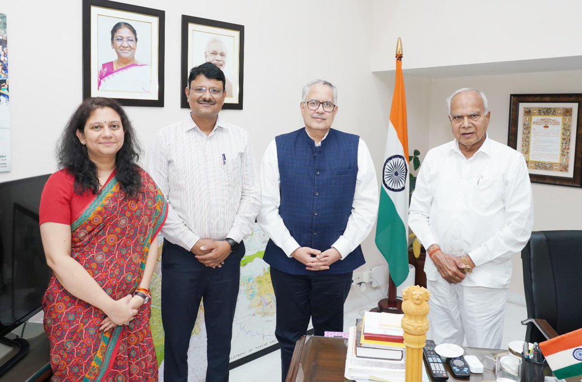 Hon’ble Governor of Punjab, Tamil Nadu &amp; Administrator U.T., Chandigarh Shri. Banwarilal Purohit discussed various environmental issues of Punjab and Chandigarh with the Director, CSIR-NEERI Dr. Atul  Vaidya at Chandigarh <a href="/CSIR_IND/">CSIR, India</a> <a href="/dgcsirIndia/">DG, CSIR</a>