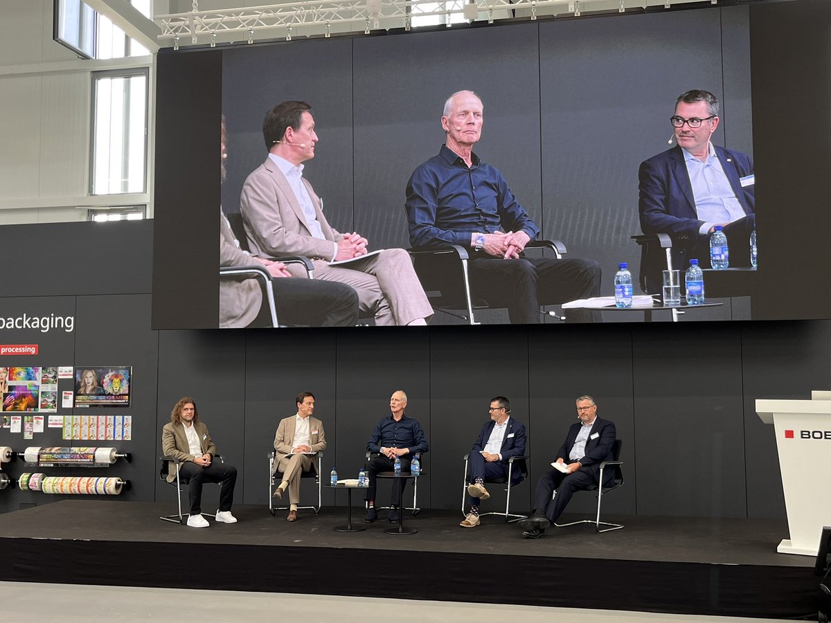 EtiquetaNewsEsp's tweet photo. Mesa redonda para hablar sobre el futuro del packaging en el @BOBSTglobal Annual Press Event, con la colaboración de @Germark_labels en representación de los fabricantes de etiquetas #bobst #germark #etiquetanews https://t.co/oldd0zjPit