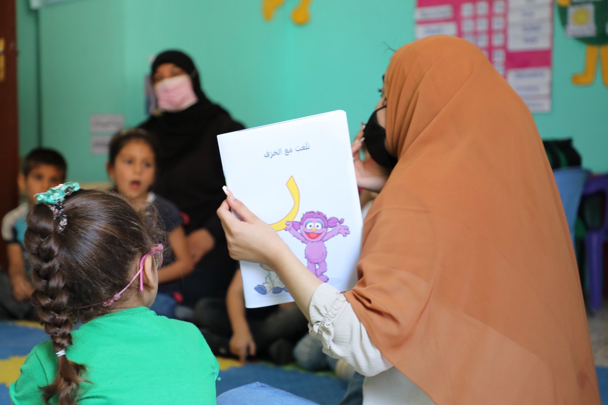 “Basma makes me love going to school the most.”

Nadia, 5, is enrolled in our play-based preschool program in #Lebanon 🇱🇧, part of the #AhlanSimsim initiative of <a href="/RESCUEorg/">IRC - International Rescue Committee</a> w/ <a href="/SesameWorkshop/">Sesame Workshop</a>. Basma, the sociable purple muppet from the Ahlan Simsim show, loves new experiences.