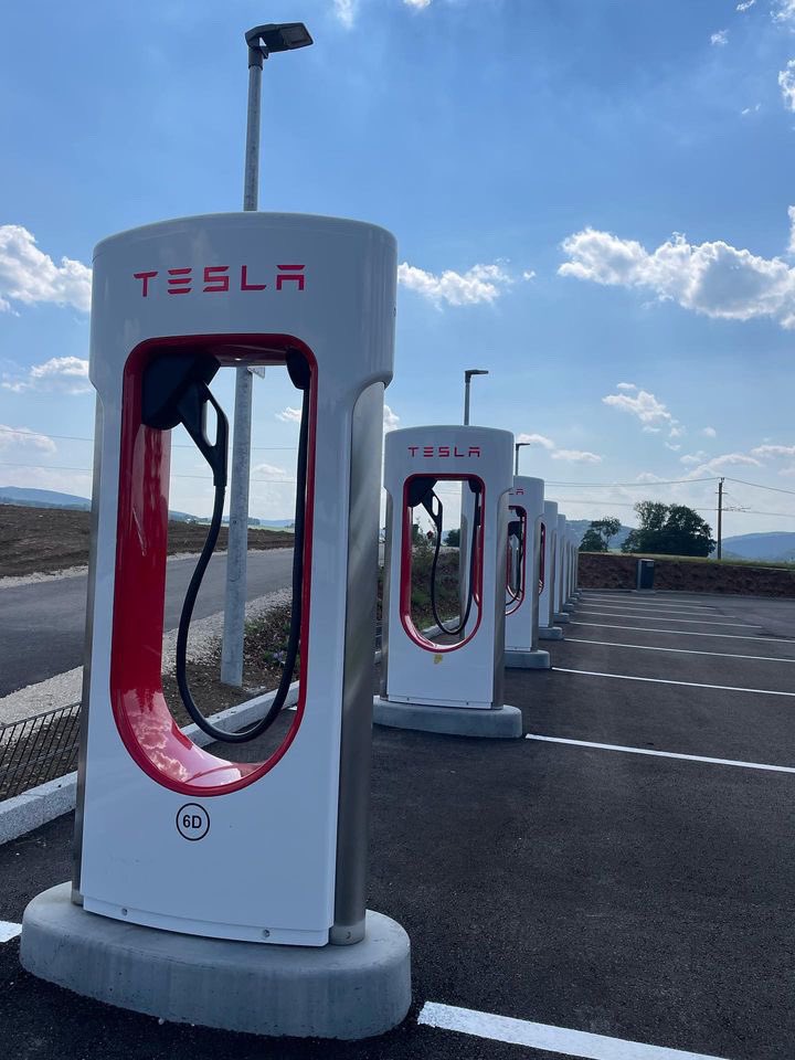 Tesla Club Austria on Twitter "Supercharger St. grew from 8 to