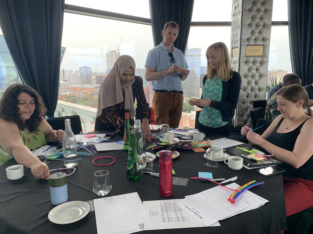 IngLee17's tweet image. #mumpredict busy at artwork 🎨🖼️🖌️to express experience of #PPIE