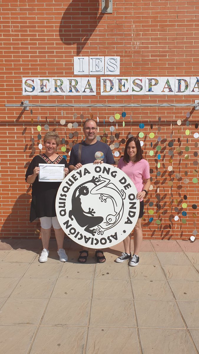 Gràcies al mercadet del llibre organitzat al nostre centre, s’han aconseguit 534 euros 💰 per a ONG Quisqueya! 
Ho destinaran a jocs educatius i material escolar📚✏️