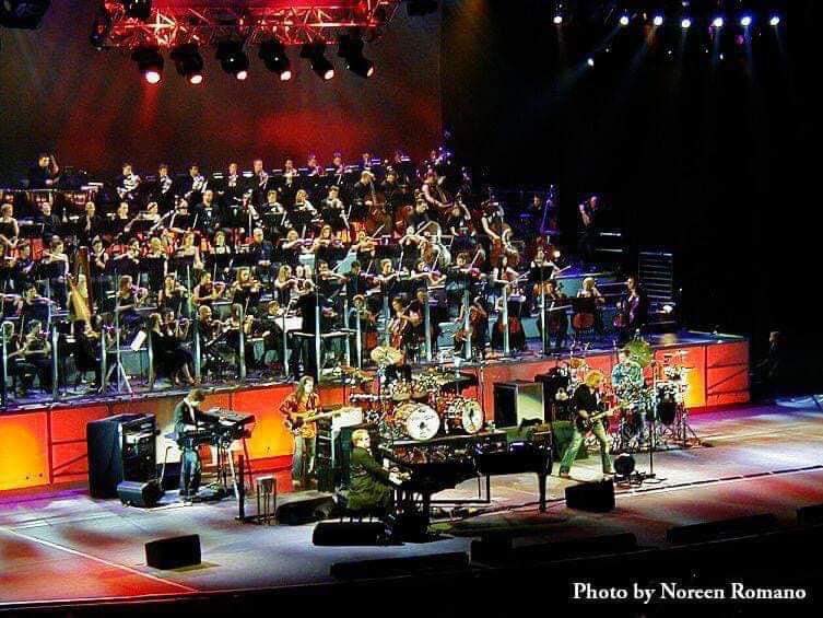 TELYN43's tweet photo. Oedd @eltonofficial yn Glastonbury dros y weekend…. Dyma ein Anj ni yn perfformio gyda fo yn 2004! Am brofiad #yoursong. Fydd o ar gael o gig nesa Telyn4 ti meddwl Angharad? Ffonia fo  #eltonjohn #imstillstanding #glastonbury2023 https://t.co/yt5jiHdAlm