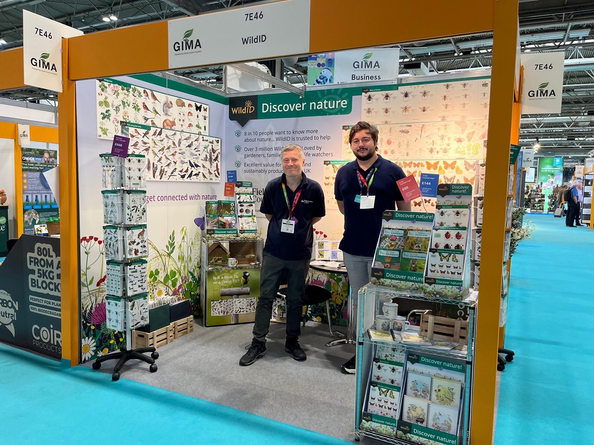 FSCPublications's tweet photo. We are here at Glee come along and say Hi and check out our wonderful wild id guides
 NEC Birmingham 27-29 June 0900-1800
https://t.co/WVkcnVBx8l https://t.co/Mc0oeS1hID