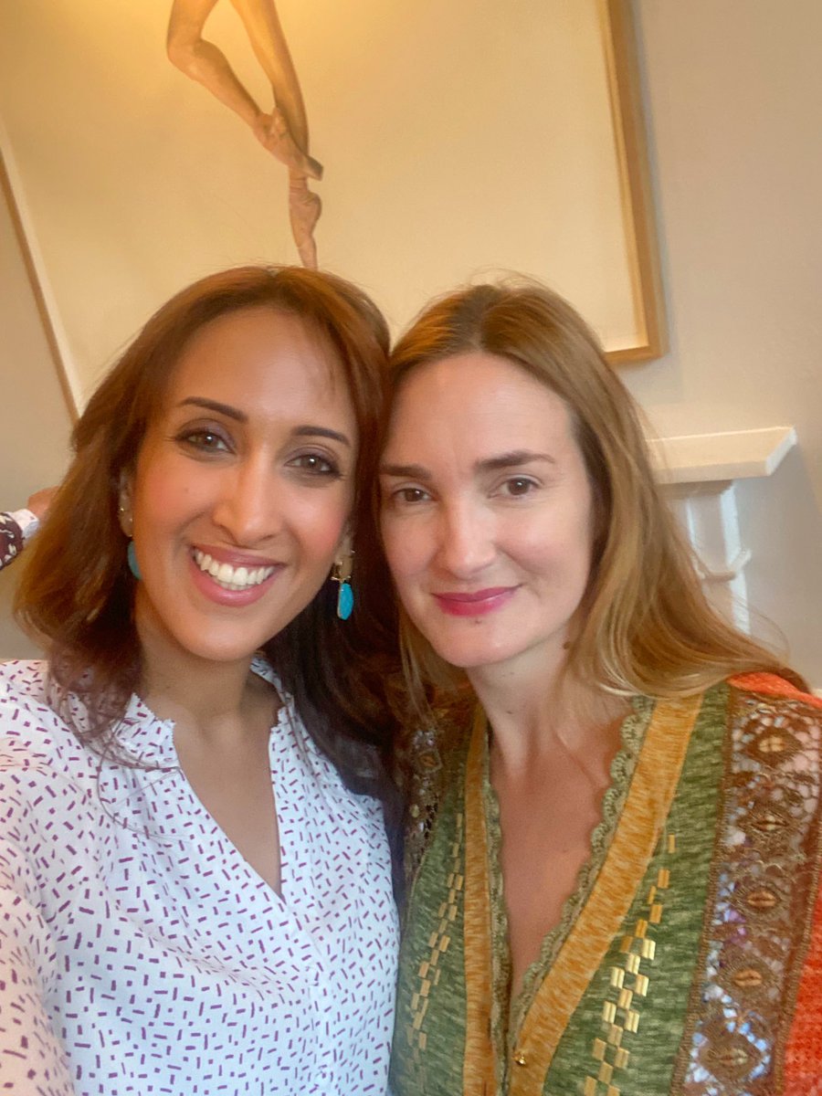 lahdgallery's tweet photo. SELFIE 🤳 at the group show ‘Paper’ with my lovely friend and artist #mariathurnundtaxi her work is on view at #tristanhoaregallery till the 7th of July x N https://t.co/hypbE895Zt