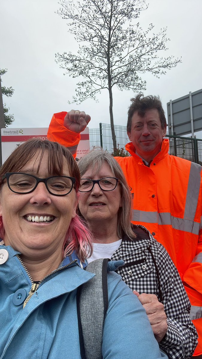 Sam (@gmbsamw) on Twitter photo #serco we ain’t going anywhere without a decent pay rise, we are not here to trade terms and conditions @GMBGriff <a href="/GMBMidlands/">GMB Midlands</a> <a href="/MartinAllenGMB/">Martin Allen</a> #serco we ain’t going anywhere without a decent pay rise, we are not here to trade terms and conditions @GMBGriff <a href="/GMBMidlands/">GMB Midlands</a> <a href="/MartinAllenGMB/">Martin Allen</a>