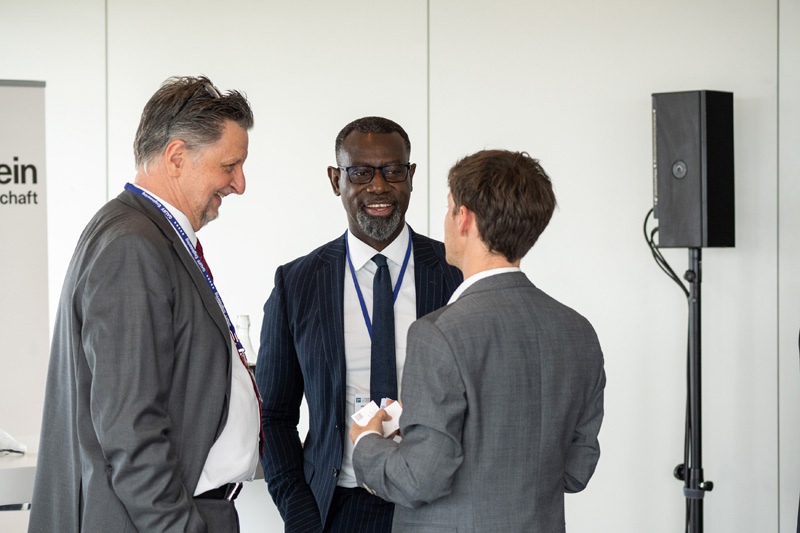 _GenesisEnergy's tweet photo. At the recent #hydrogen event @afrikaverein - our Chairman alongside industry experts, delved into the importance of collaboration between the private &amp; public sectors to drive the development of hydrogen projects in Africa and chart a course for their financing. https://t.co/wempGdmy3B