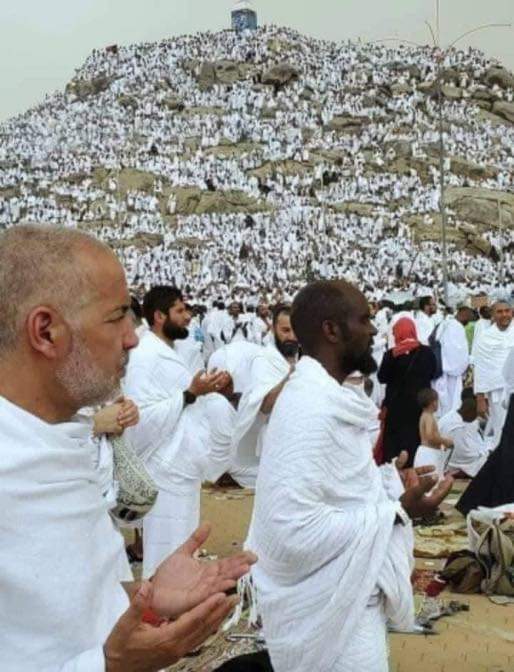 iAbdulbasitab's tweet photo. لَبَّیْک اَللّٰھُمَّ لَبَّیْک
لَبَّیْکَ لَا شَرِیکَ لَکَ لَبَّیْک
اِنَّ الْحَمْدَ وَالنَّعْمَتَ لَکَ وَالْمُلْک 
لَا شًرِیْکَ لَک

اللہ تعالیٰ ہمیں بھی اپنے گھر کی زیارت نصیب فر��ائے (آمین)
آج ہم میں سے خوش قسمت ترین لوگ اس میدان میں موجود ہیں
اللہ انکی عبادات اور دعائیں قبول کرے https://t.co/xEbRGkubbk