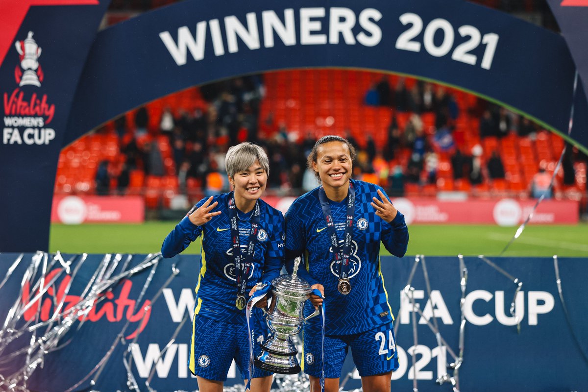 ChelseaFCW's tweet photo. My favourite Chelsea duo is ____. 🤝 https://t.co/39icJ5Ev8i