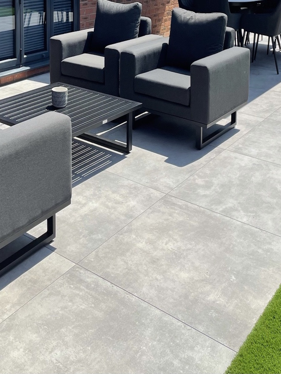 RoyaleStones's tweet photo. Beautiful inside out transformation with Volcano Grey Italian Tiles .
Check out the link: https://t.co/GZpKPd97jk
#PavingInstallation #PavingProject #pavingstone #paving #watford #lincoln #birmingham #tileshop #outdoorliving #peterborough #royalestones #uk https://t.co/dgYCE14NUk