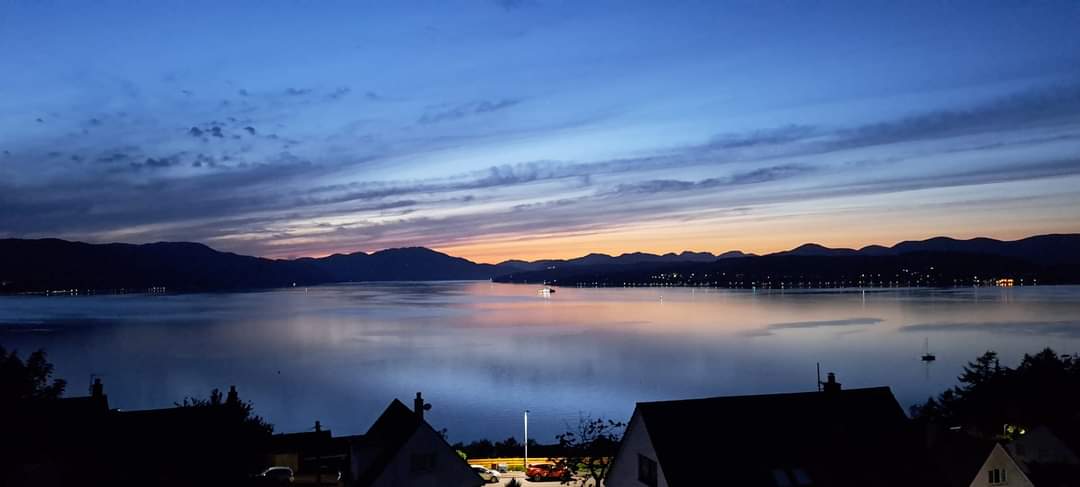 Lady_NicolaP's tweet image. Last nights sky over my home town
🥰🥰
#viewsfordays 
#Scotland
