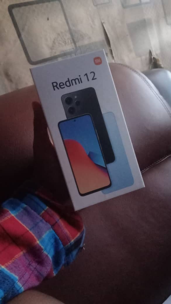 AmakaSuccess15's tweet photo. Aww! this is so beautiful❤️

Phynation best in supporting their fave's brands.

@Xiaomi  see the handwork of Phynation &amp; more to come.

@unusualphyna u're blessed to hav a supportive fanbase, they carry ur matter for head like agege 🍞

PHYNA STAR POWER
PHYNA X REDMI 12
#Phyna𓃰 https://t.co/EoKaByAY0v