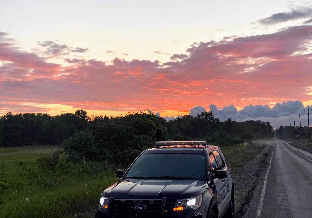 Good morning @townofinnisfil and @TownofBWG! Muggy, soggy Tuesday ahead. ☔️ Buckle up and reduce your speed on wet roads. Safe travels!
#SlowDown #CommunitySafety #ViewFromTheOffice